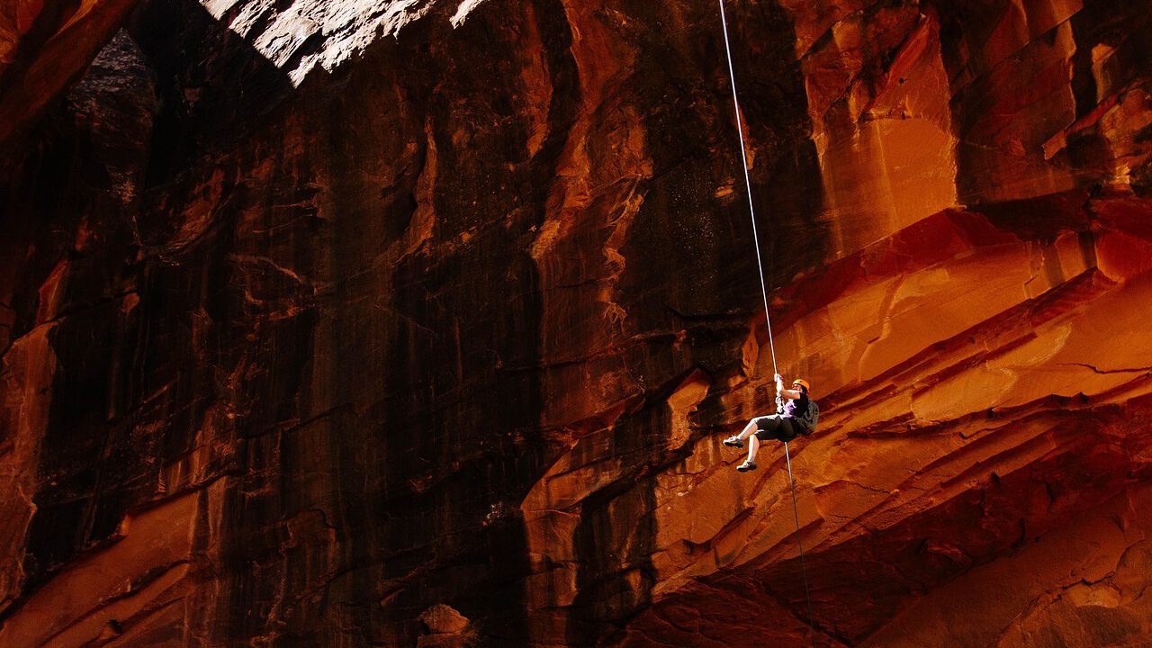 avontuurlijke activiteit: abseilen